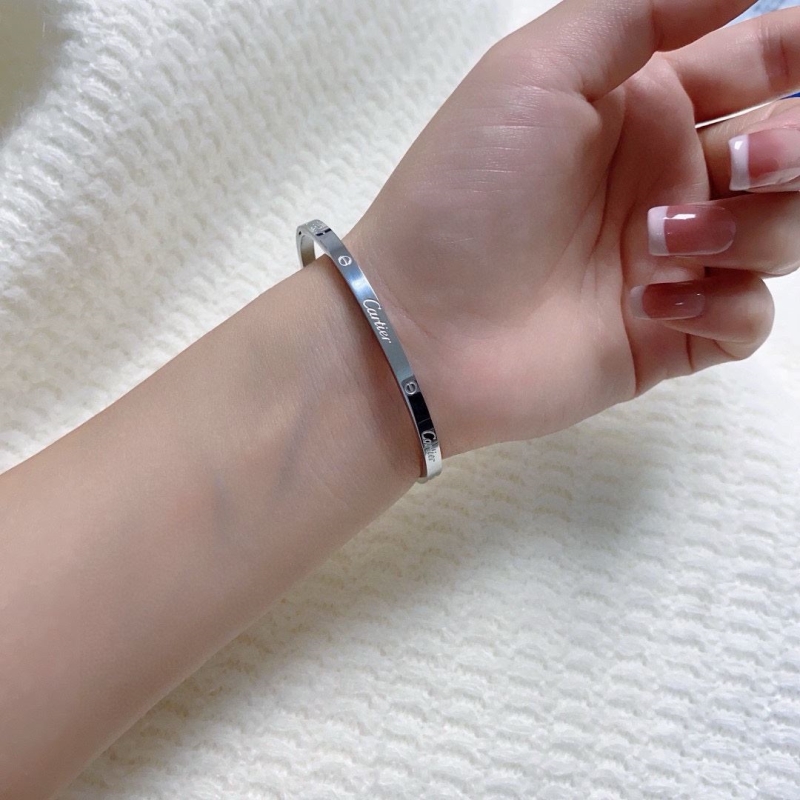 Ca*t1er bracelets
